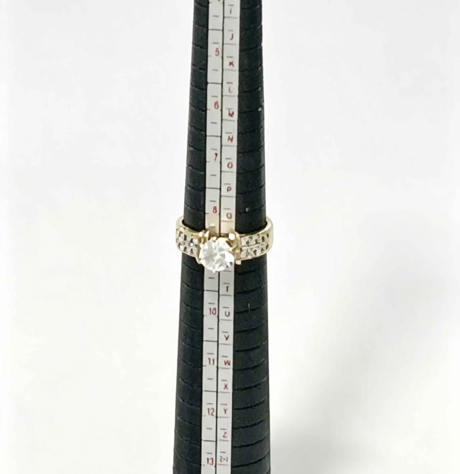 Oro anillo 10k 2.9g