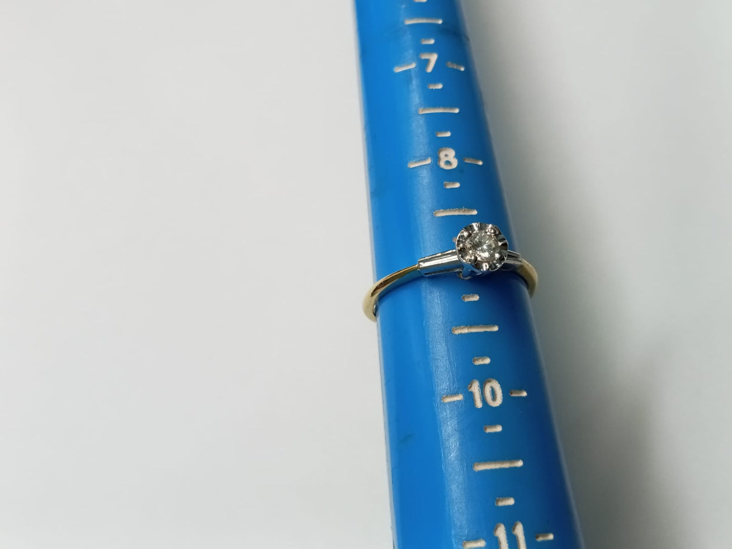 Anillo de Oro 10K Diseño Solitario / Compromiso – Talla 9
