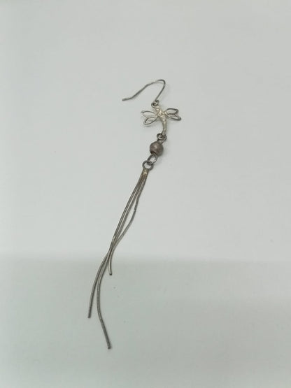 par de aretes plata diseño libelula