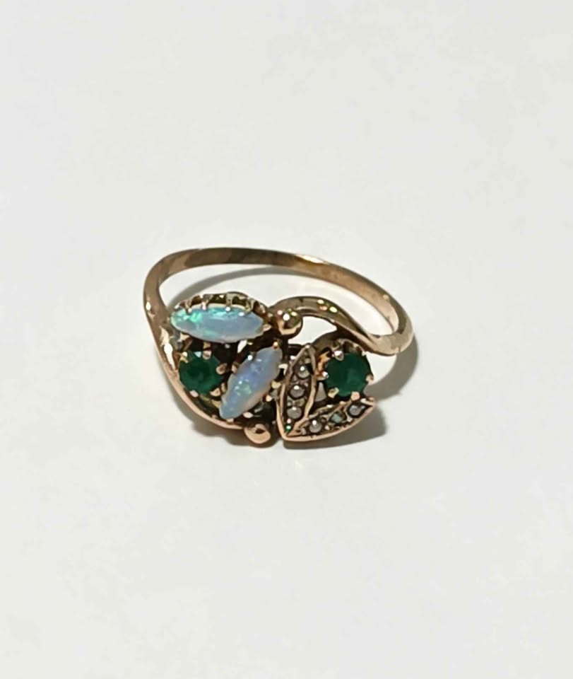 Oro anillo piedras verdes y multicolor 10k 2.2g