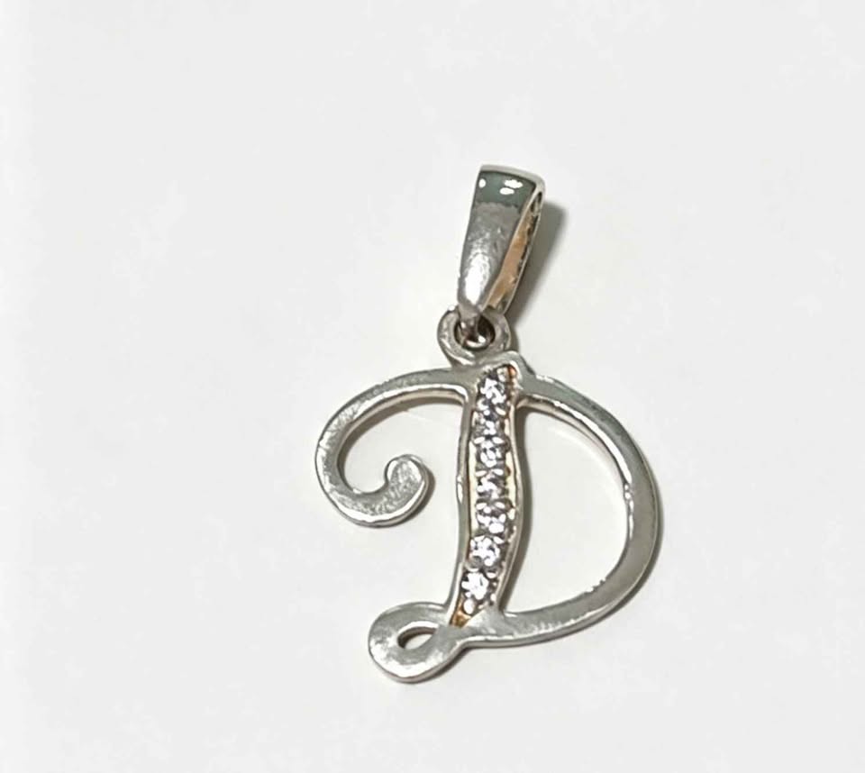 Plata Dije letra D .925 1.7g