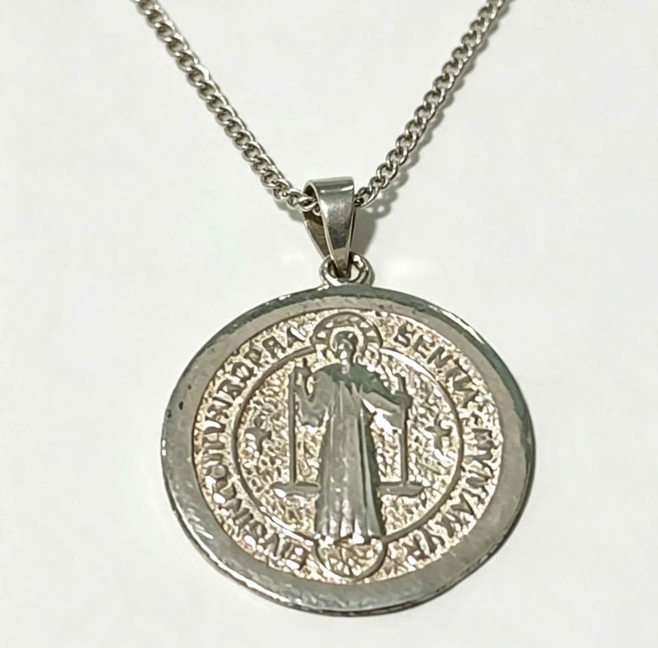 Plata Dije medallita San Benito .925 2.3g