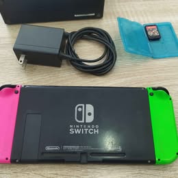 Nintendo switch con cargador. Cable 1 juego