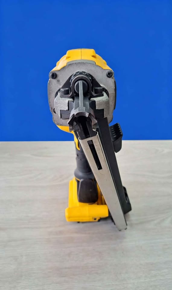 CLAVADORA DEWALT