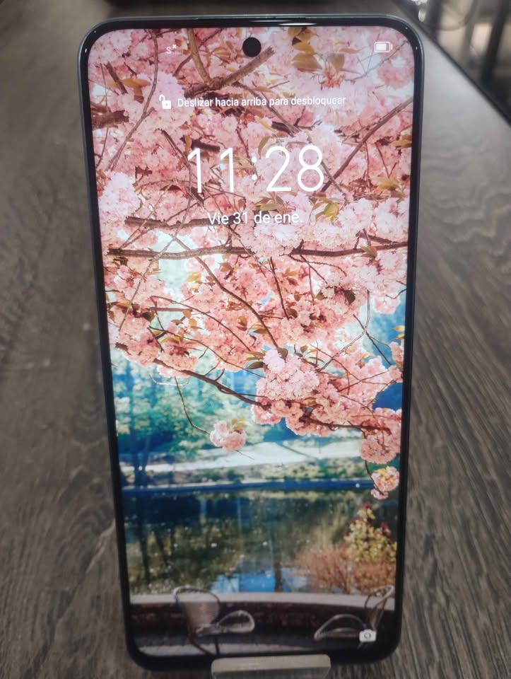 Honor x8a 128GB 4RAM liberado, usado