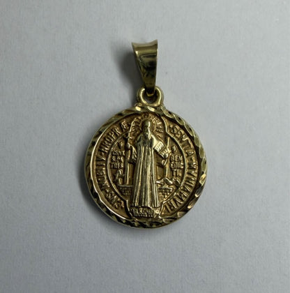 ✨ DIJE DE SAN BENITO EN ORO 10K ✨