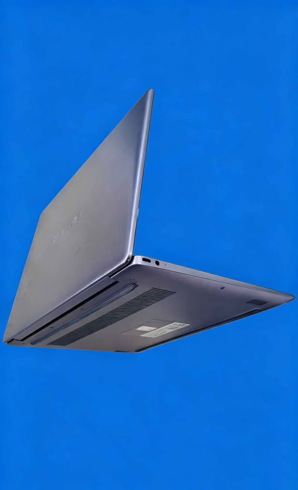 LAPTOP HUAWEI 120GB 8 RAM
