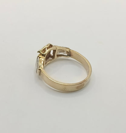 Anillo XV años ORO 10k peso 4.2gr