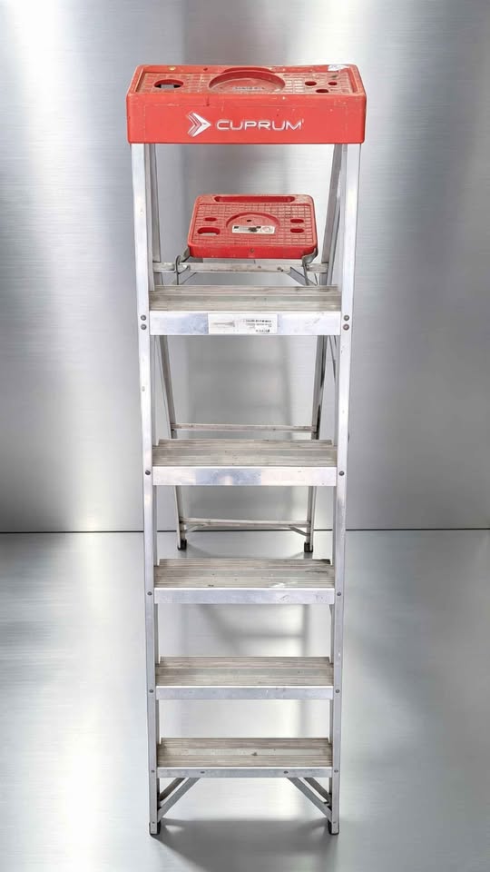 ESCALERA CUPRUM DE 5 PELDAÑOS