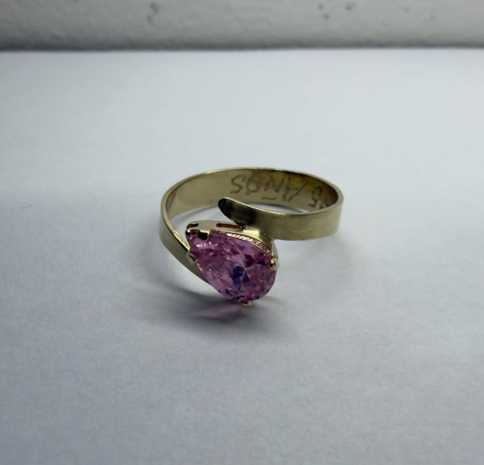 💗 Anillo de Oro 10K con Piedra Rosa | 2.6 g | Talla #9
