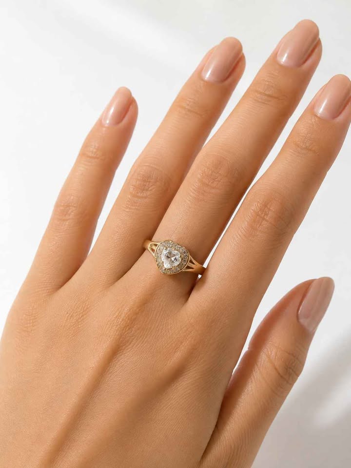 Oro anillo piedra corazon 10k 1.2g