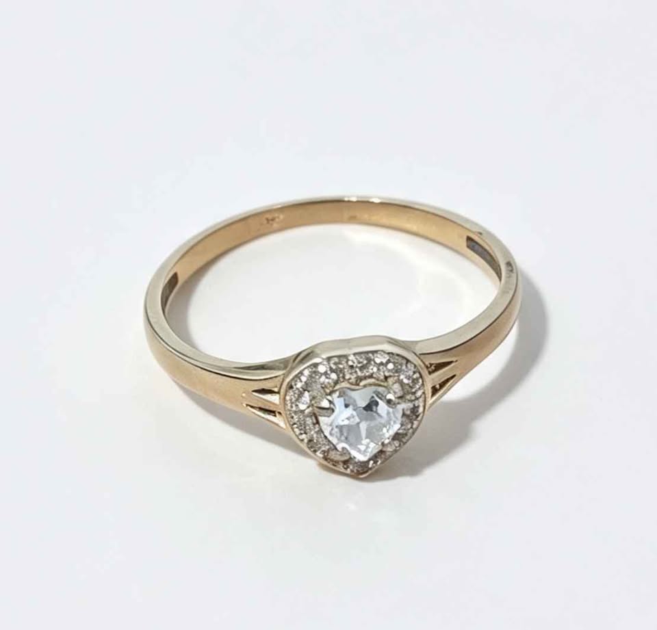 Oro anillo piedra corazon 10k 1.2g