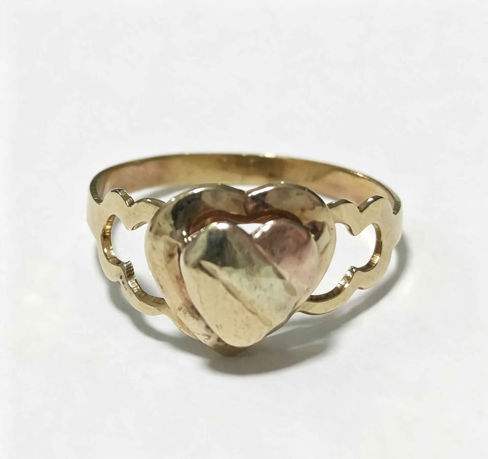 Oro anillo corazón 10k 1.3g