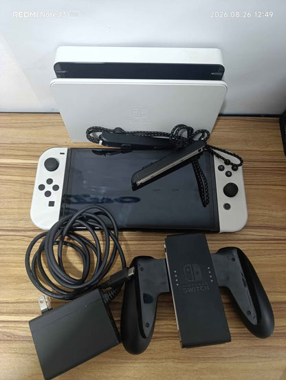 Nintendo Switch Oled con accesorios