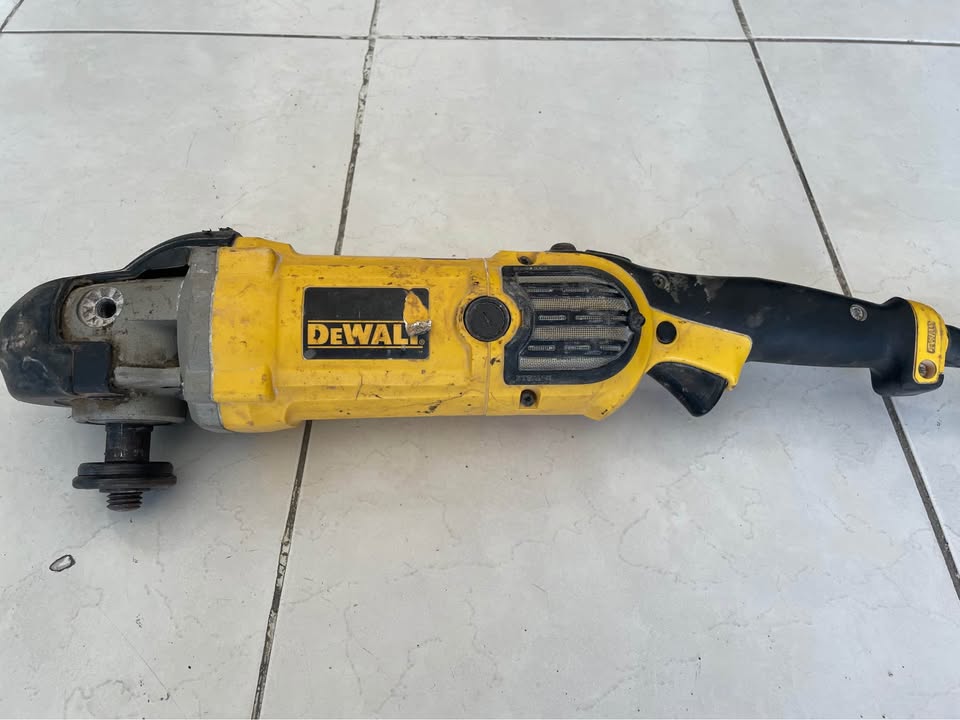 Pulidora Dewalt 7”-USADO