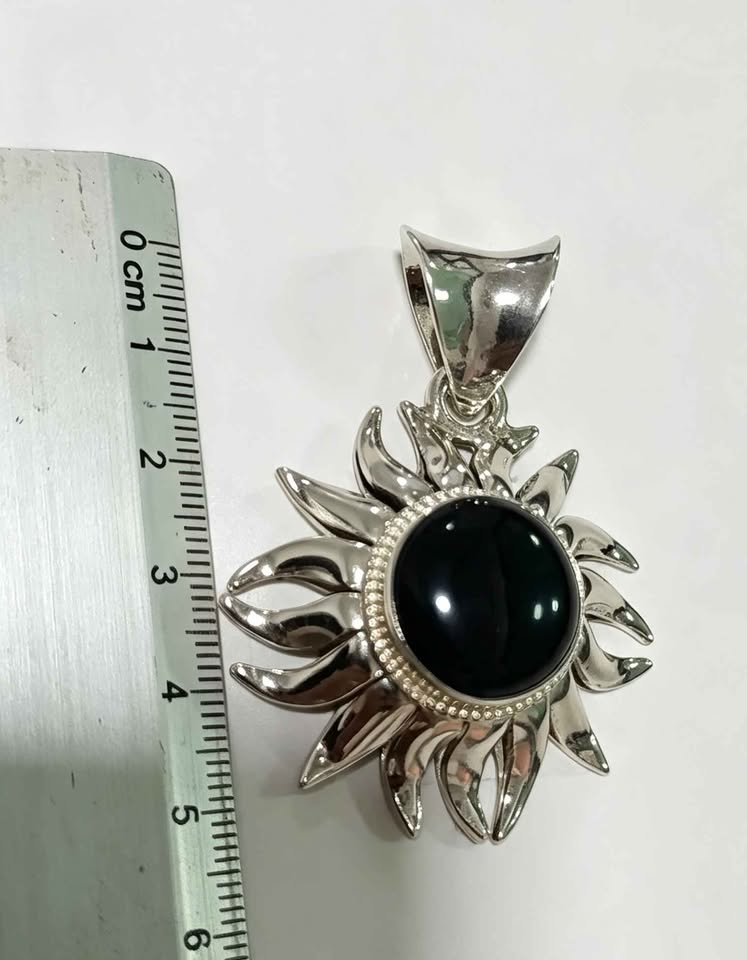 Plata Dije con sintético negro .925 20.6g
