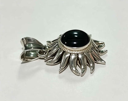 Plata Dije con sintético negro .925 20.6g