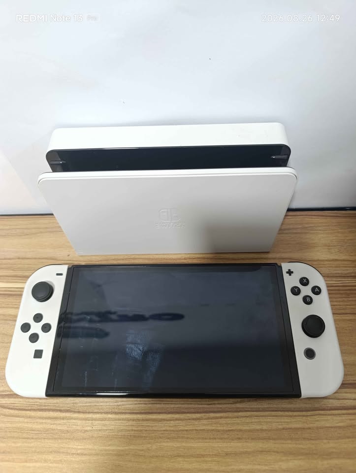 Nintendo Switch Oled con accesorios