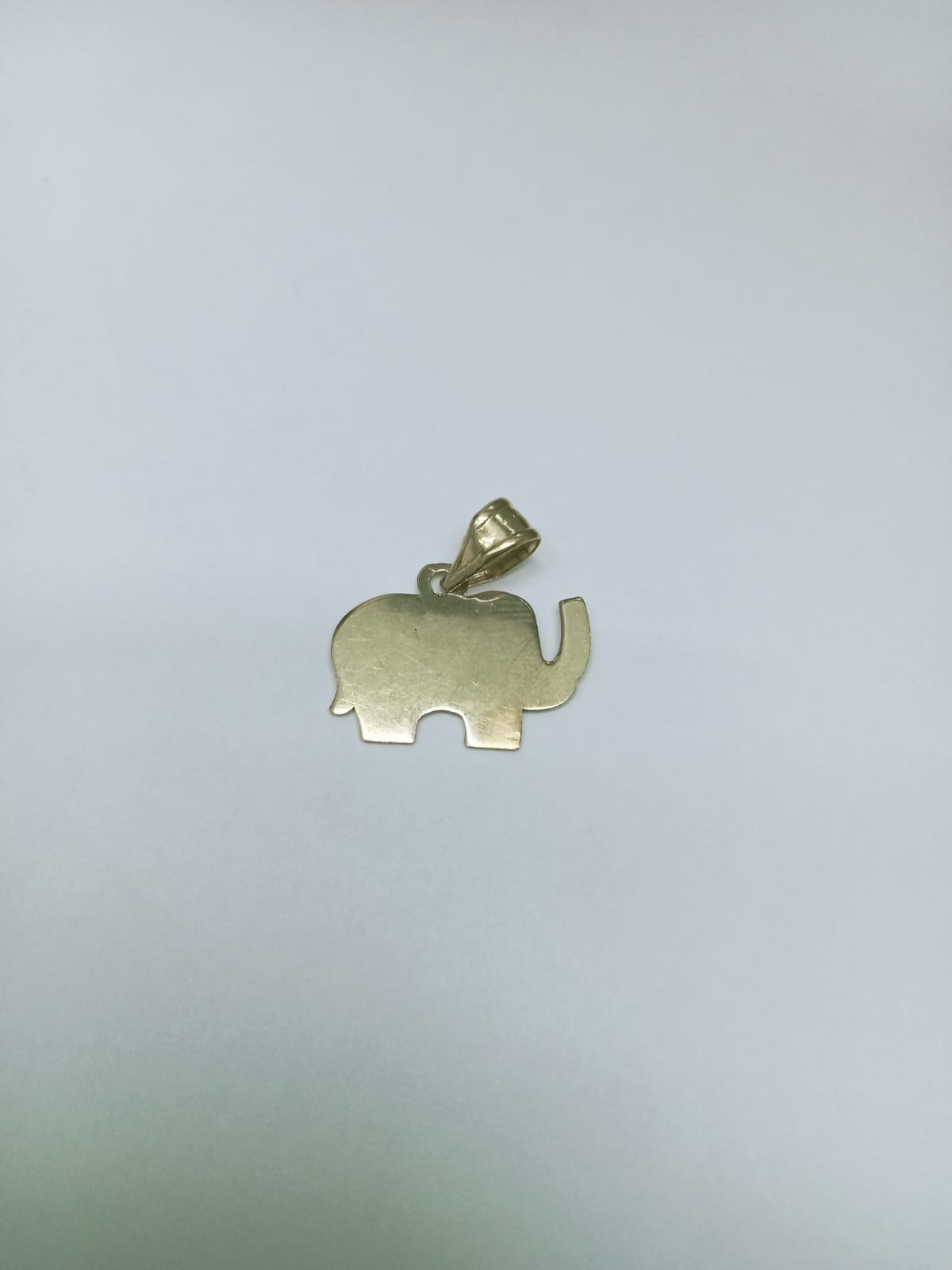 Dije de Oro 10K – Diseño Elefante de la Suerte