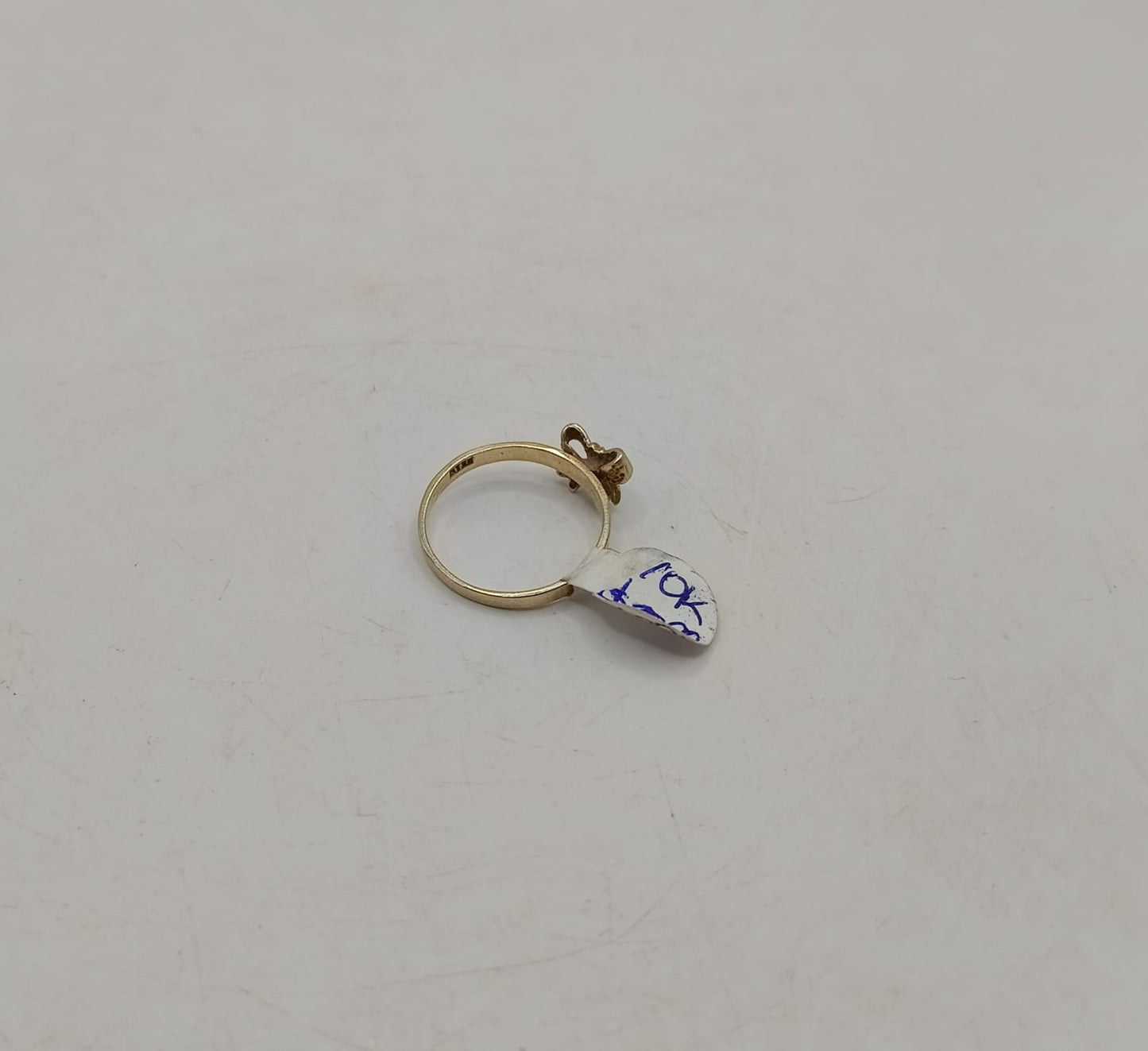 Anillo moño ORO 10k peso 1.2gr, usado