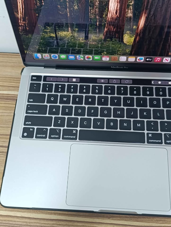 ✨ MacBook Pro 2020 – 16 GB RAM / 245 GB SSD ✨ USADA