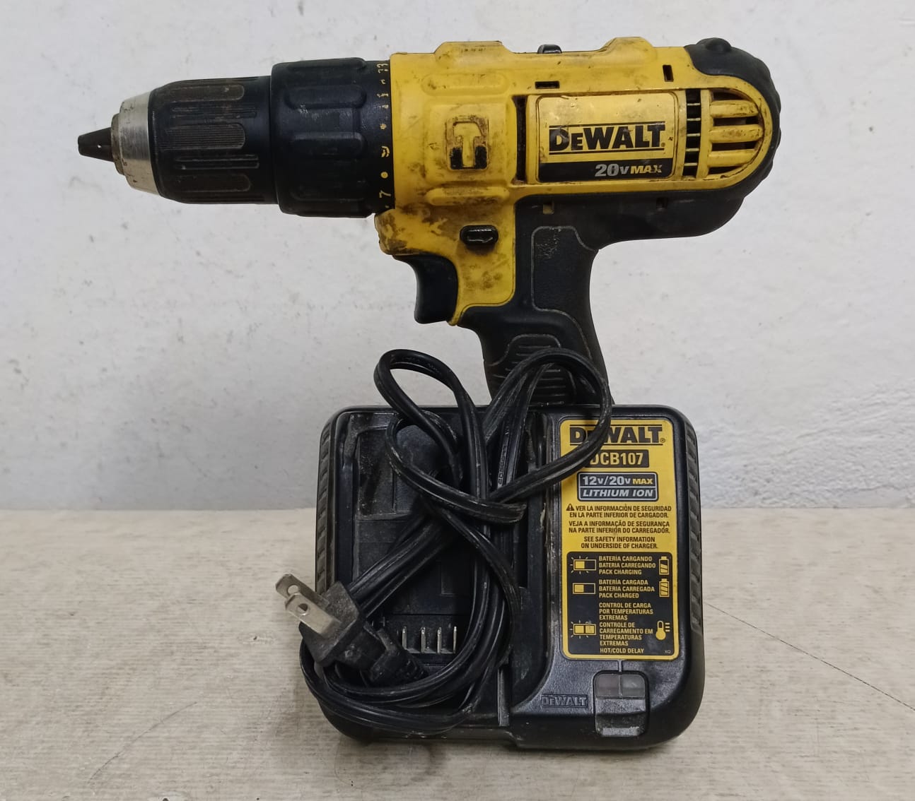 Taladro Inalambrico DEWALT dcd776, usado