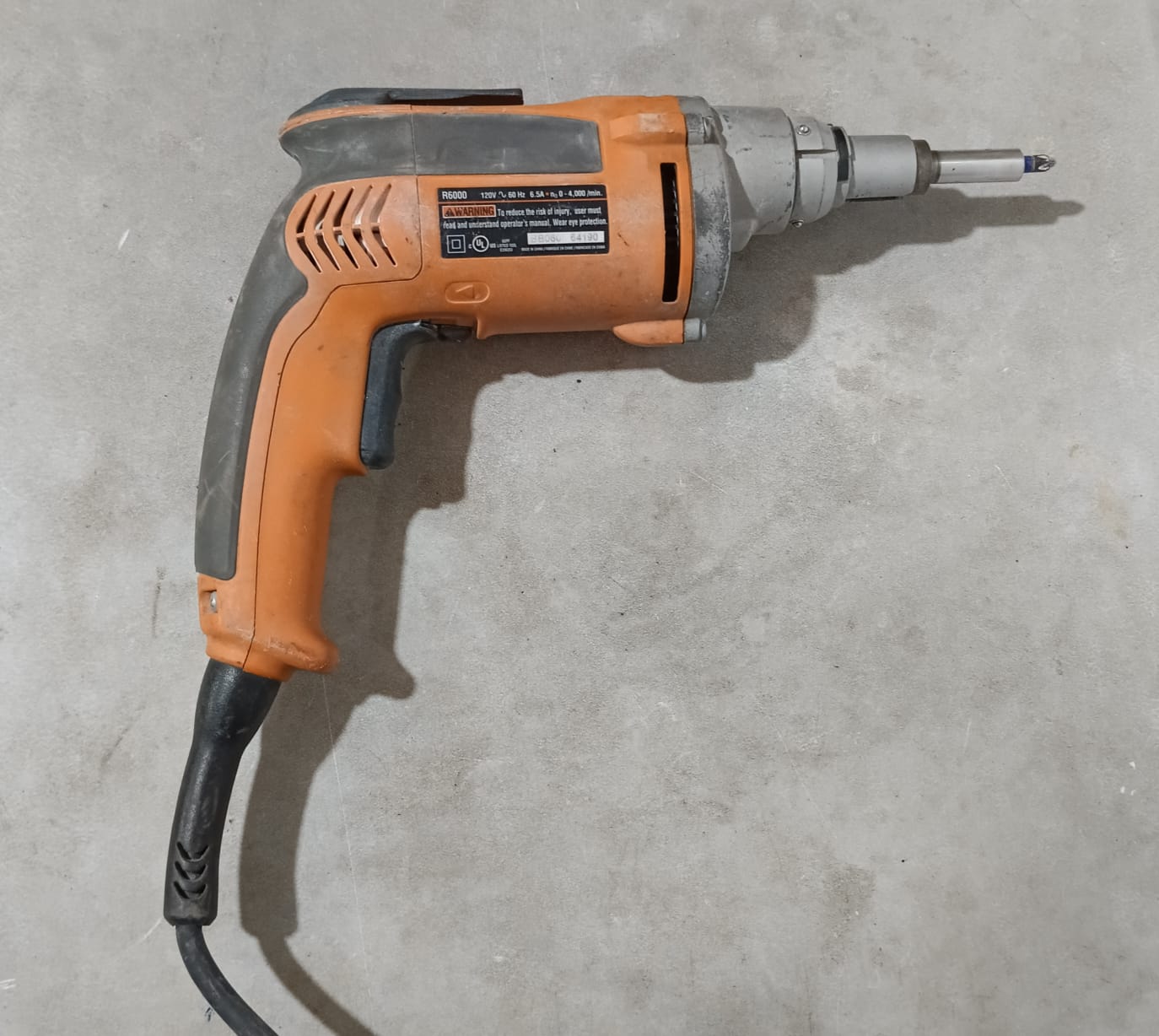Taladro Ridgid r6000 con punta, usado