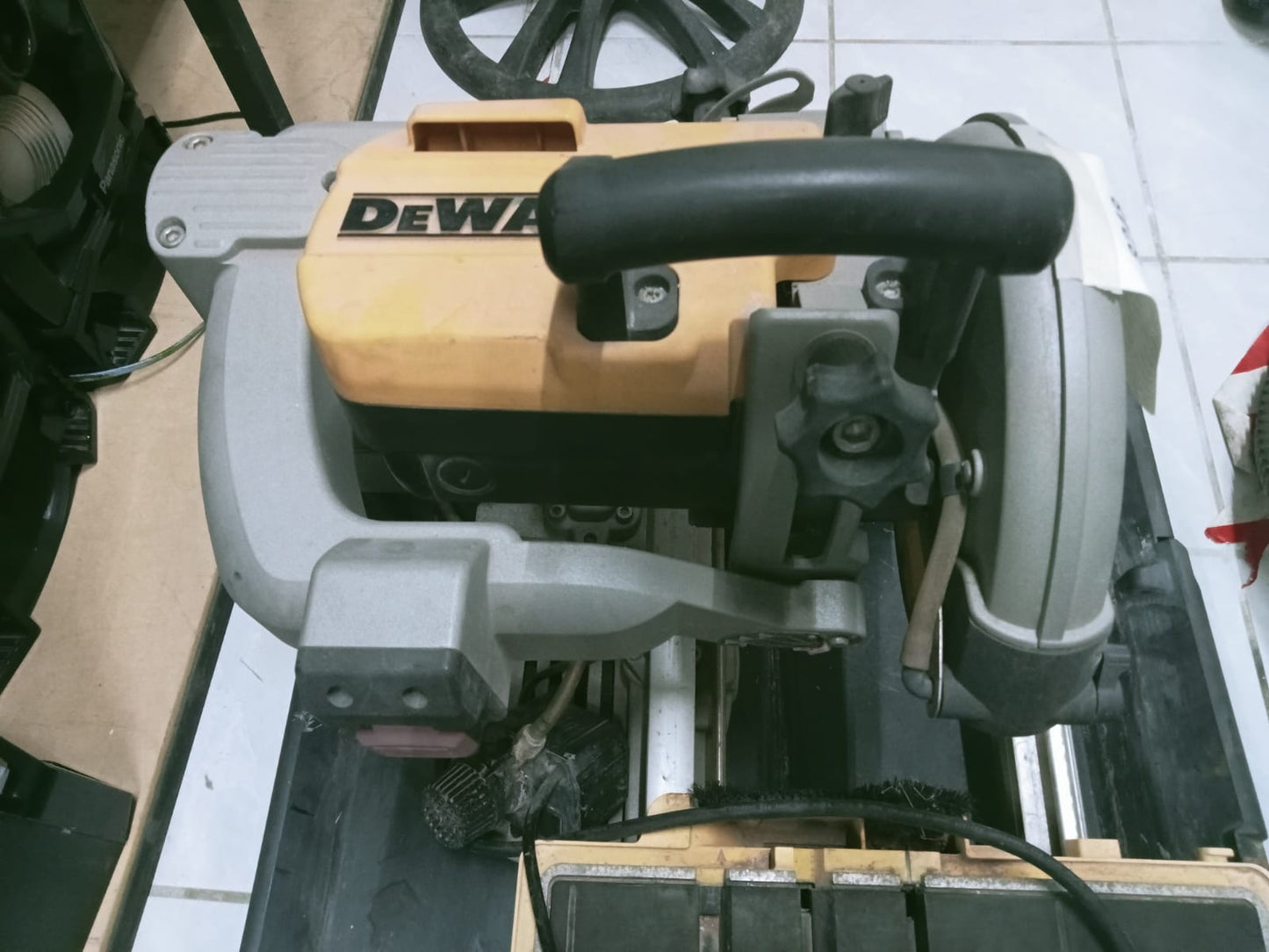 cortadora de azulejo dewalt-dh2400 usada