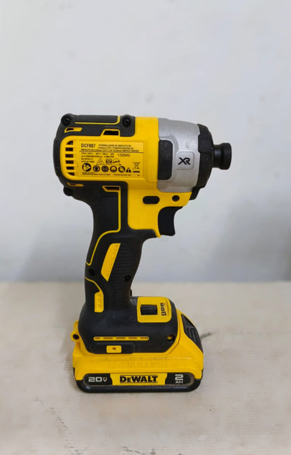 Kit de Taladros DEWALT con bateria y cargador, usado
