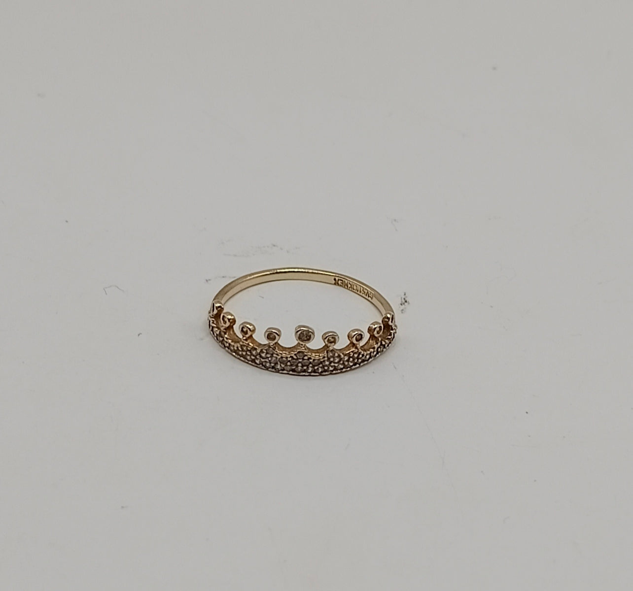 Anillo corona ORO 10k peso 1.3gr, usado