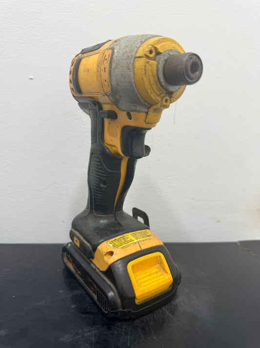 TALADRO DE IMPACTO DEWALT-USADO
