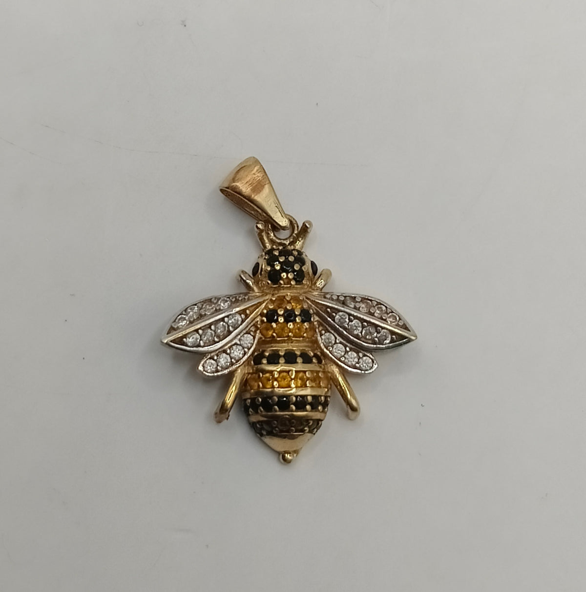 Dije de abeja ORO 10K peso 2.2gr