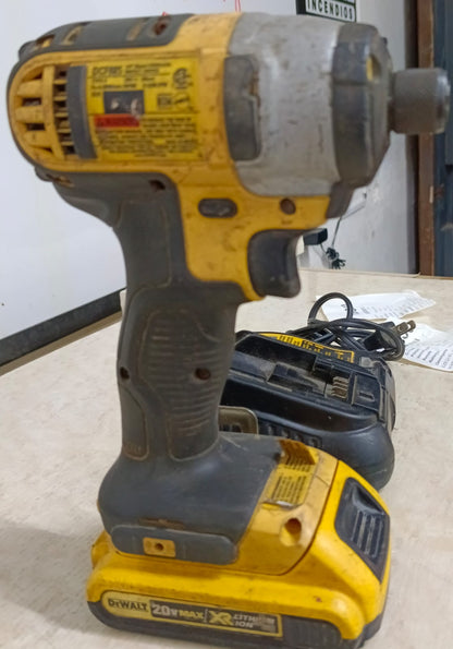Atornillador Dewalt dfc885 Inalambrico con cargador, usado