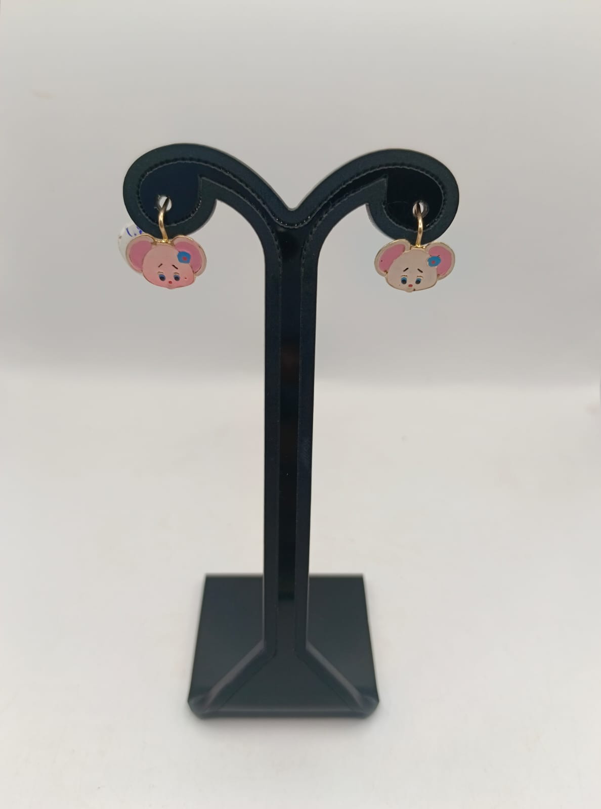 Aretes ORO 8k peso 1.8gr, usado