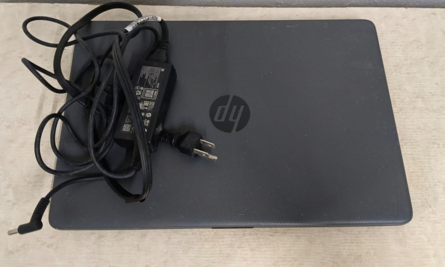 Laptop HP 2237 y 8 de RAM con i Core 4 15dw1xxx - Usado