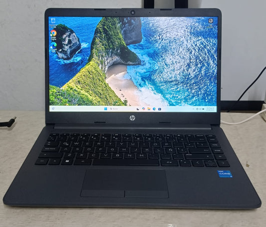 Laptop HP 246gb ssd 8ram cori 3, usado