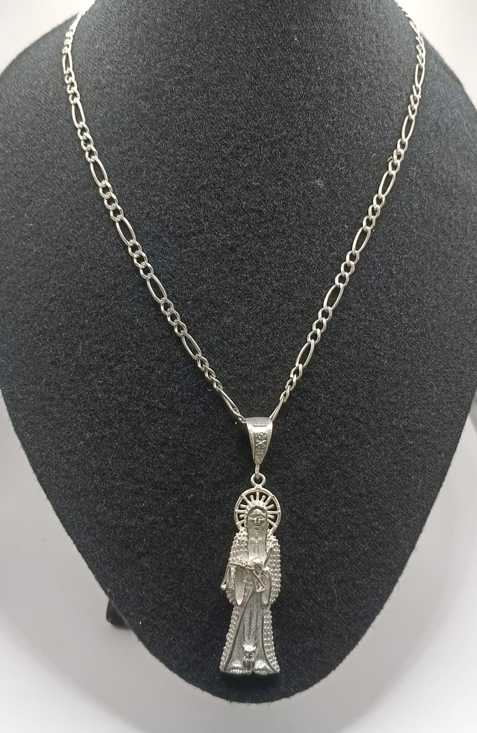 Cadena 3x1 y dije de santa PLATA 925 peso 30.9gr, usado