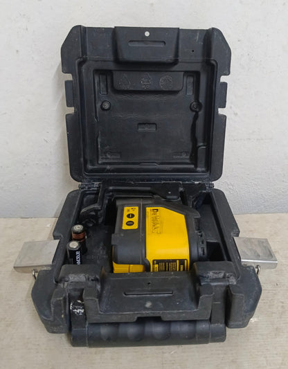 Nivel Laser rojo DEWALT DW088 en estuche, usado