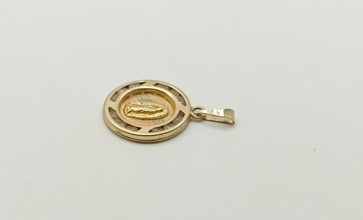 Dije religioso ORO 10k peso .6gr