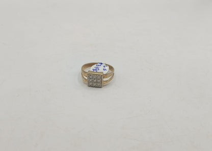 Anillo cuadro con sintetico ORO 10k peso 2.3gr, usado