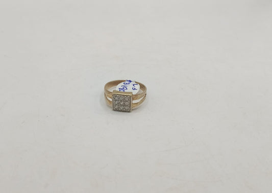 Anillo cuadro con sintetico ORO 10k peso 2.3gr, usado