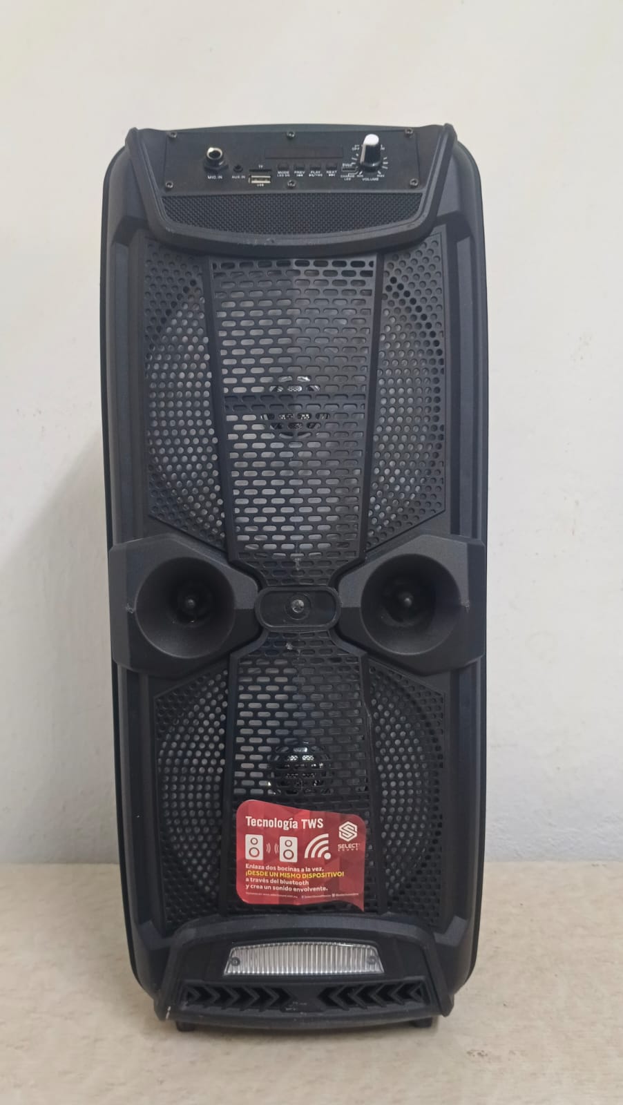 Bocina SELECT SOUND bt1708 con cargador, usado