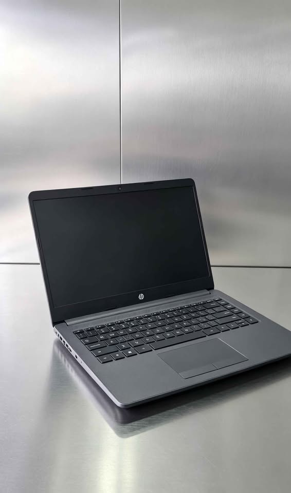 LAPTOP HP RYZEN 3 245 SSD 8 RAM