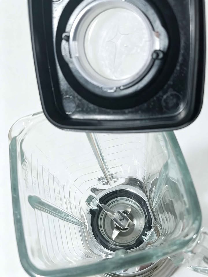 Electrodoméstico licuadora Oster bldt4655-013 usada