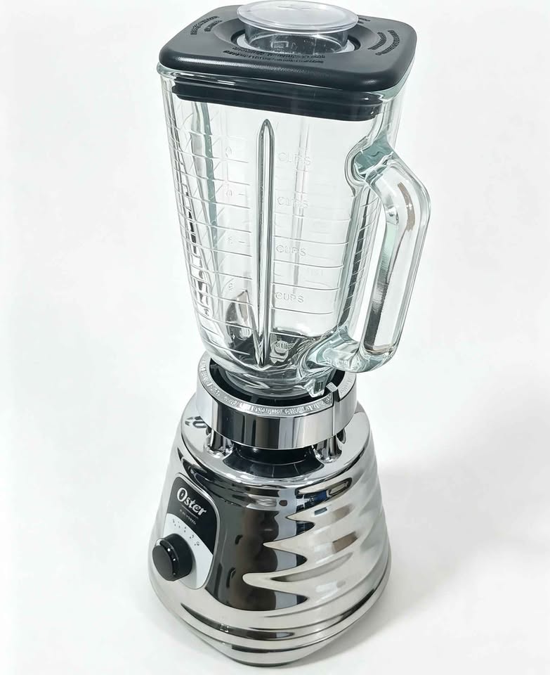 Electrodoméstico licuadora Oster bldt4655-013 usada