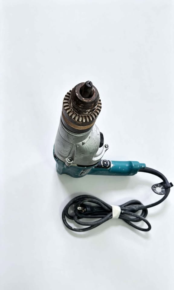 TALADRO MAKITA HP2050