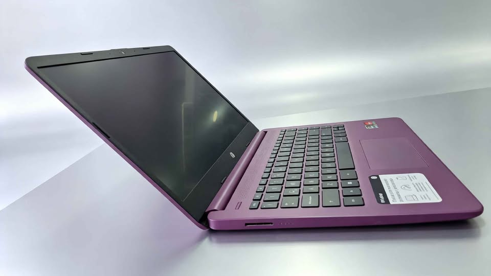 LAPTOP HP RYZEN 3 237SSD Y 8 RAM