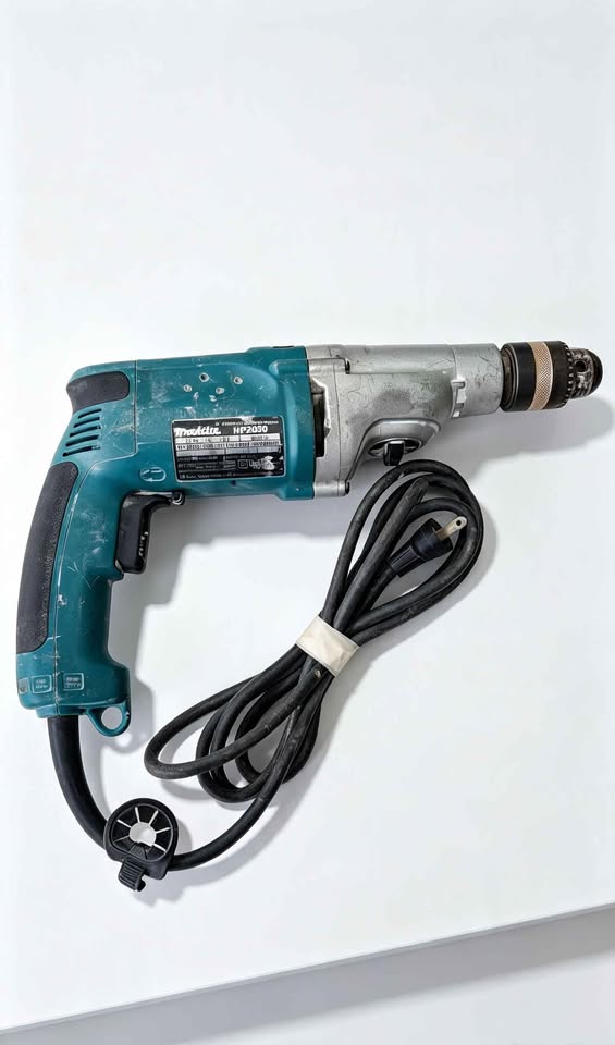TALADRO MAKITA HP2050