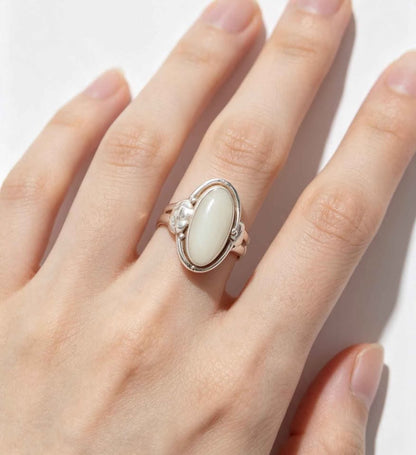 Plata anillo sintético blanco .925 5.2g