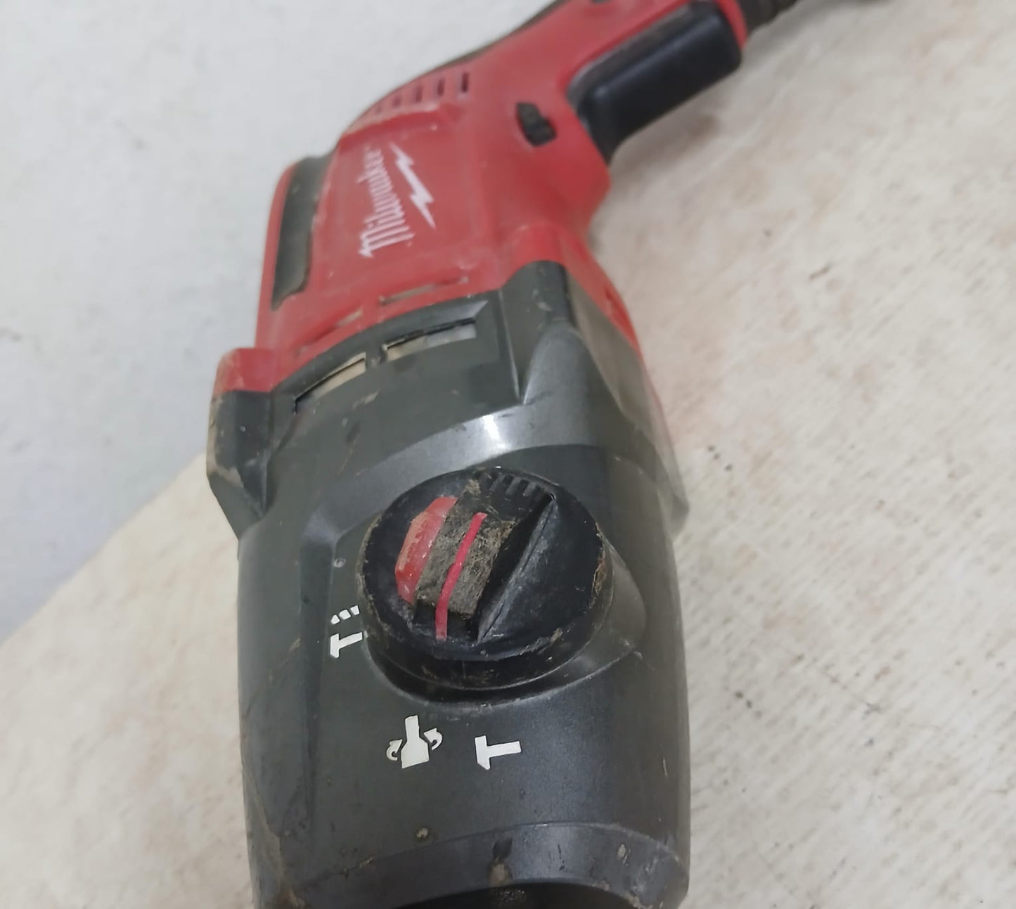 Taladro Rotomartillo Milwakee 5485-21, usado